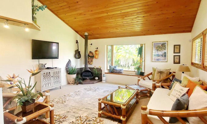 Leilani Estates Casa | NEW RENTaL! Experience Aloha *Hawaiian Style Hale*