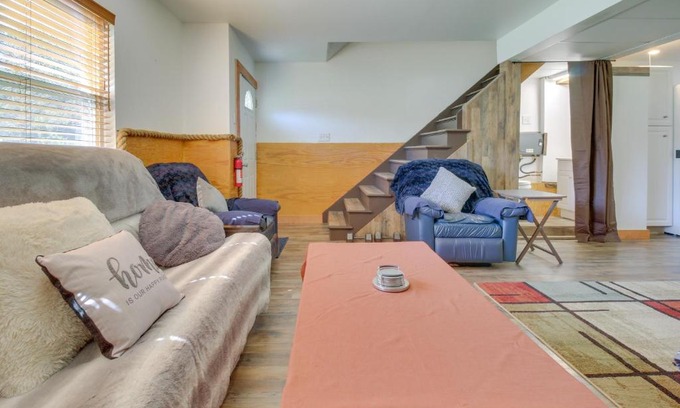 New Richmond Casa | New Richmond Home with Back Patio, Grill and Fire Pit!