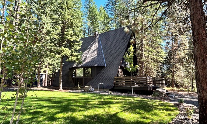 McCall Casa | New! River Cabin A-Frame-Remodeled A-Frame on the river, walk to town, lake & dining