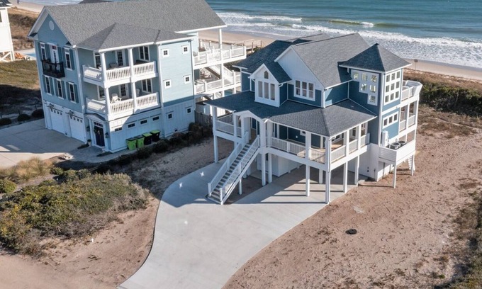 McCutcheon Field Casa | New River Inlet Rd. 586