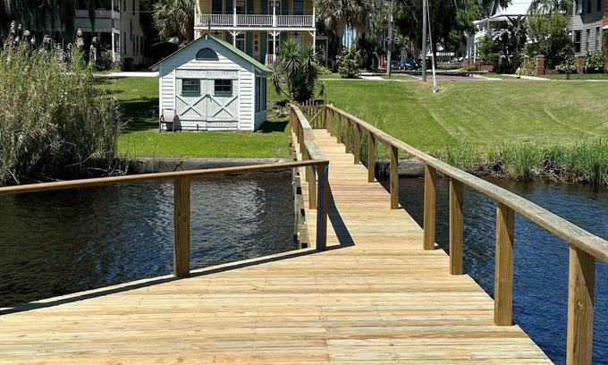 Palatka Casa | NEW! Riverfront Home with DOCK- South Historic District- Bring Your Boat!