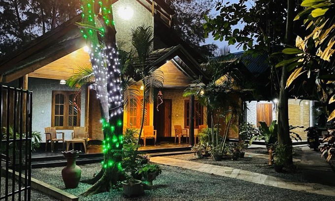 Pasikuda Casa | New Roy Guest House