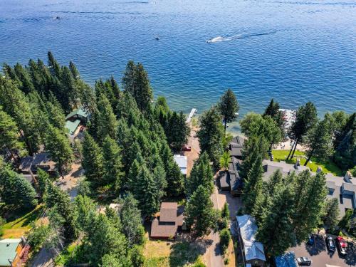 McCall Casa | New! Sanctuary at Payette Lake - remodeled - close to town - pet friendly