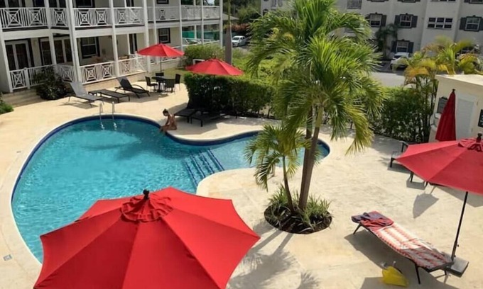 Weston Condominio | NEW Sandbox Villa 3 BDR Central to West Coast