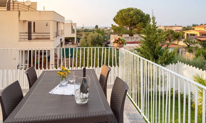 Villa Grazia di Carini Villa | Nueva villa con vistas al mar, aire acondicionado, jardín con wifi y aparcamiento.