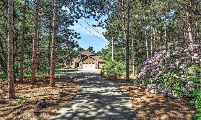 West Olive Cabaña | NEW Secluded 2.5-Acre Modern Retreat by Lake Michigan–Near Holland & Grand Haven