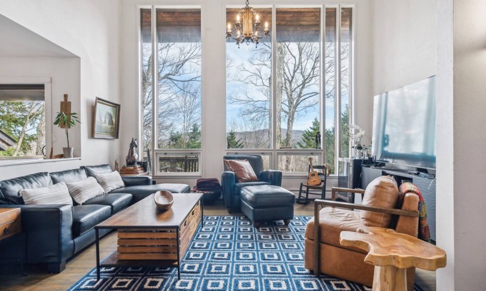 Pittsfield Casa | NEW! Serene Architect-Designed Vermont Chalet