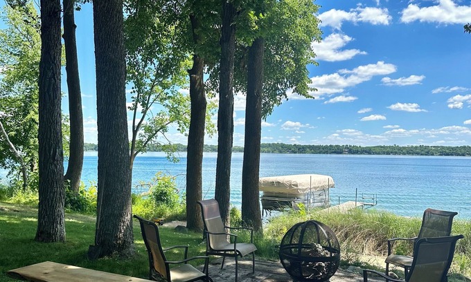 Battle Lake Casa | NEW! Serene lakeside cabin with crystal clear waters on Eagle Lake.