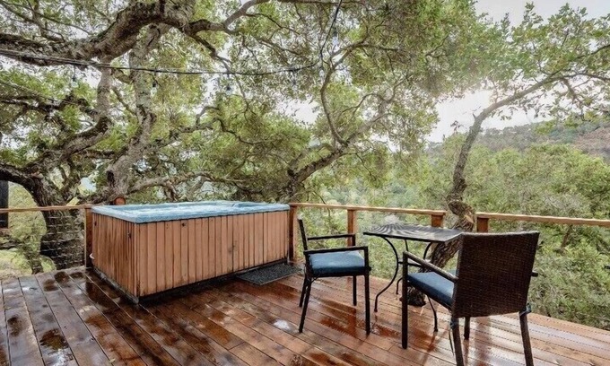 Carmel Valley Casa | New! Soak in a Hot Tub at this Romantic Tree House Surrounded by Trees