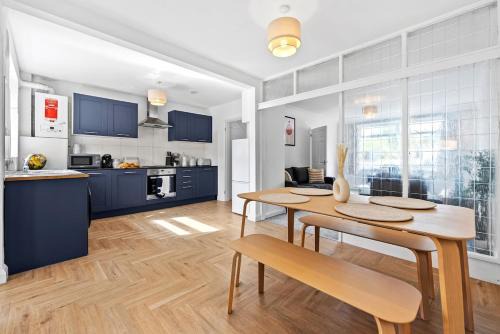 Royal Leamington Spa Casa | NEW! Spacious 4 bedroom 4BR with Private Parking near city Centre