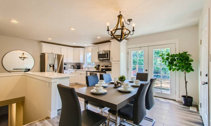 Alta Vista Area Casa | NEW, Spacious 5B w/Backyard |Pet Friendly| Near DT