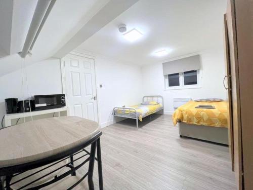 The Wrythe Casa | New Spacious 7-bedroom house in Sutton (S London)