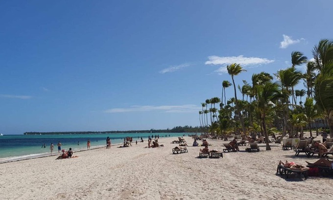 Playa Bibijagua Casa | New! Spacious Beachside 4BR Pool & Garden View