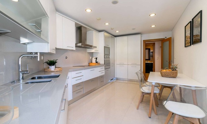 Reboleira Apartamento | Apartamento-De Lujo-Baño Privado-Balcón-DaJoa5