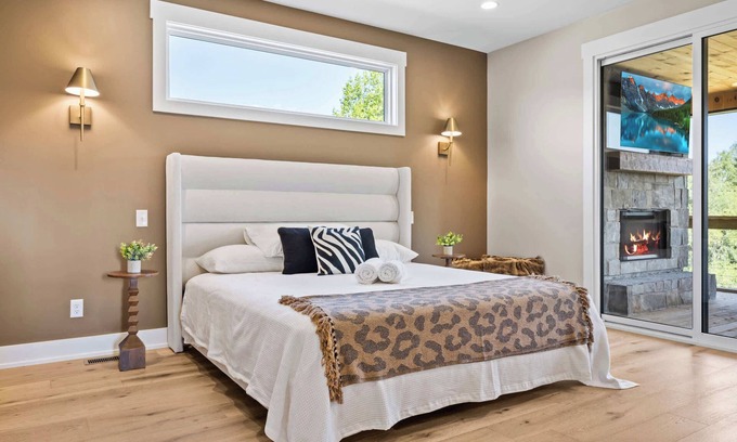 Clarkson Casa | NEW! Spacious Clarkson Getaway w/Games & Yard!