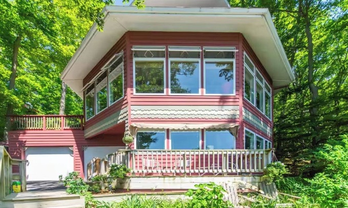 West Olive Casa | New! Spacious Cottage w/Stunning Lake Michigan Views
