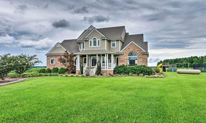 Columbia Casa | NEW! Spacious Family Getaway w/ Deck & Game Room!