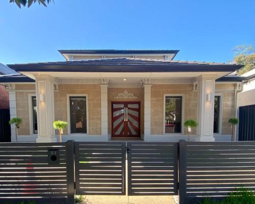 Unley Casa | New Spacious Luxury 5 Bedroom Mansion in Unley