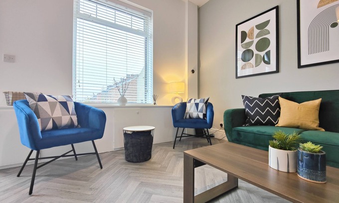 Failsworth Casa | NEW Spacious Townhouse 10 Mins to Manchester City Centre