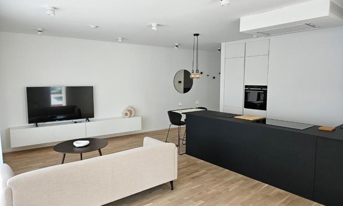 Hollerich Apartamento | New Spacious Two Bedroom Center with Parking, near Public Transport
