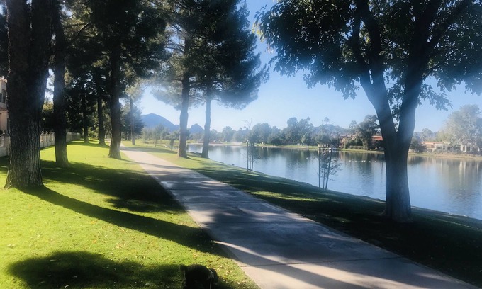 McCormick Ranch Condominio | ¡Nuevo! Impresionante McCormick Lake Condo en Heart of Resort & Entertainment Area