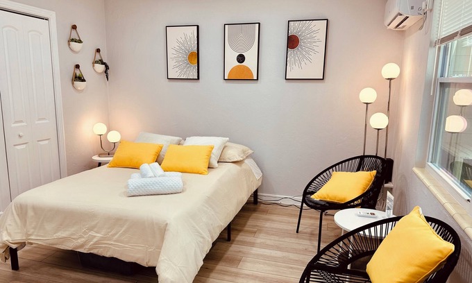 Old Southeast Apartamento | NEW Studio! 5 Minutes from Downtown & 3 from USF