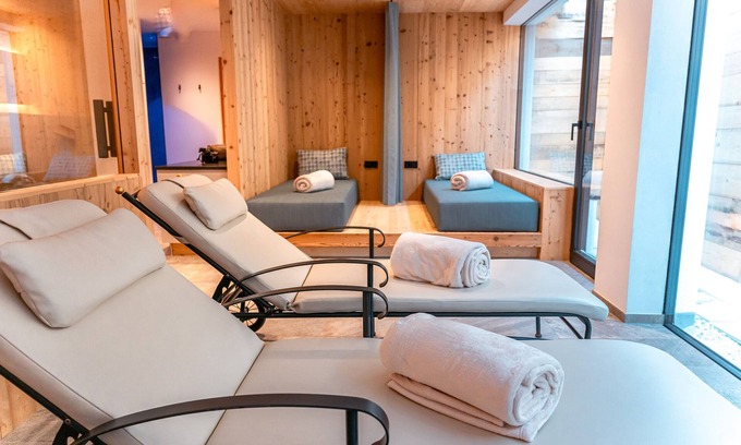 Fleres Apartamento | Apartamento estudio 'Chalet Tribulaun - Apt 1' con vistas a la montaña, terraza privada y Wi-Fi