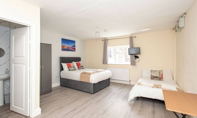 London Borough of Bromley Apartamento | *New* Studio Chelsfield Zone 6