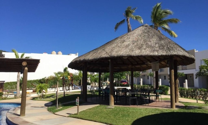 Cerritos Casa | Nueva, impresionante, hermosa casa decorada, espaciosa - 5 minutos a pie de la playa
