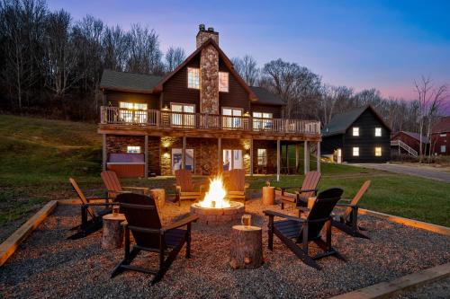 Ellicottville Casa | New & Stunning Chalet! Reno'd, Hot-Tub, Barrel Sauna, Slope Views, Fire Pit