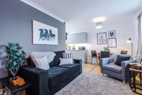Crewe Apartamento | NEW! Stylish 1-Bed Flat in Crewe by 53 Degrees Property - Ideal for Business & Professionals - Sleeps 3!