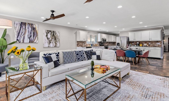 Heritage Casa | NEW! Stylish home close to BMT/Seaworld/Lackland