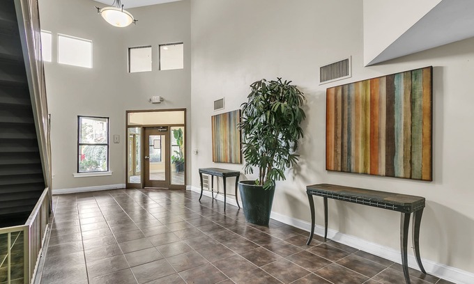 West End Condominio | NEW! Stylish Sky Lofts Condo in Historic West End