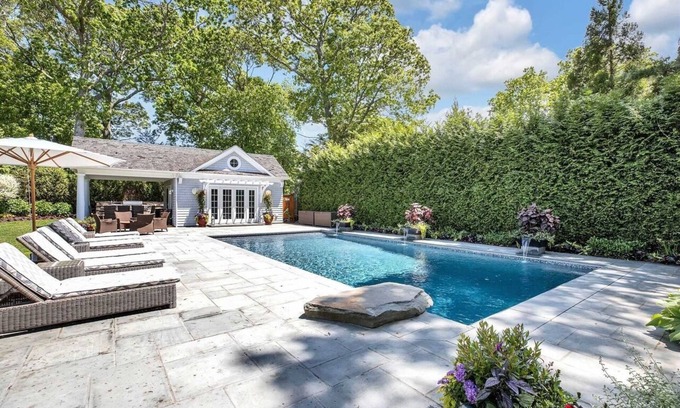 New Suffolk Casa | New Suffolk Compound w/ Private Pool