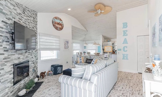 South End Condominio | New Summer OCNJ South End Home! Month of August Available!