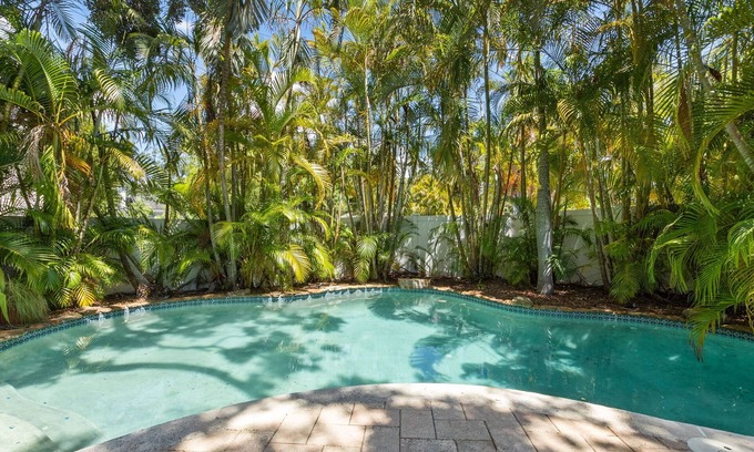 New Suburb Beautiful Casa | NEW! Sunset Serenity | South Tampa Home with Pool