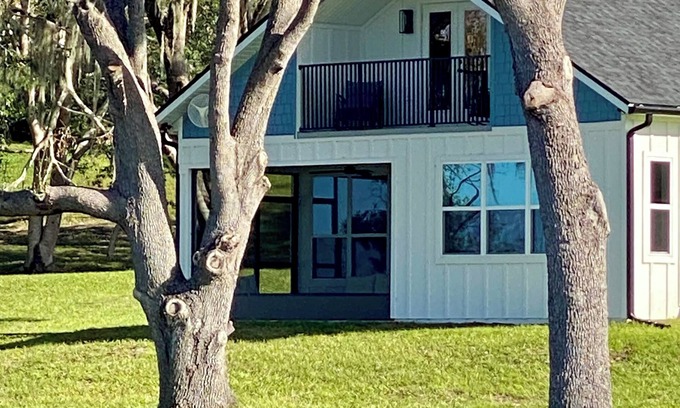 Clermont Cabaña | NEW!! Sunsets at Cherry Lake-2 bedroom lake front cottage