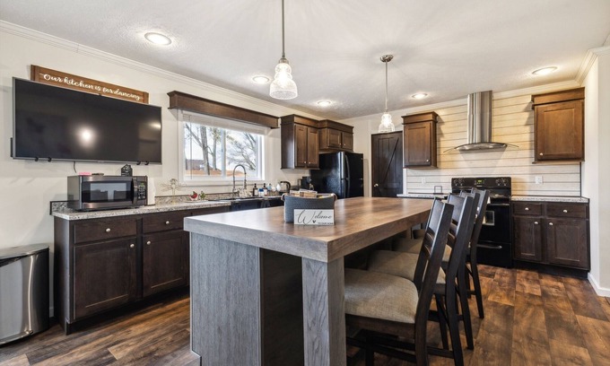 Port Clinton Casa | NEW! Sunsets & Serenity: Port Clinton Waterfront Stay