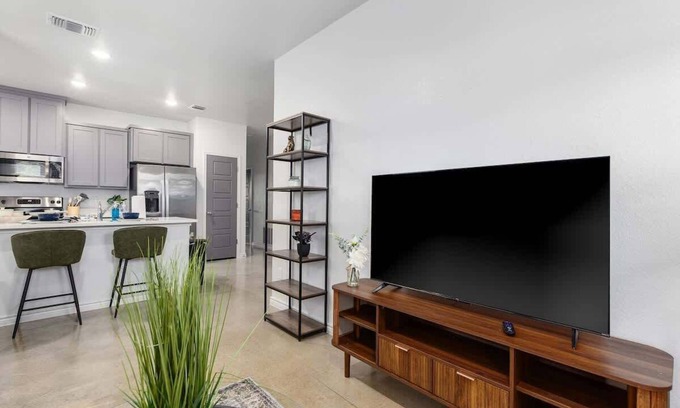 Temple Apartamento | New* Temple 6 Bd Home, Safe Neighborhood, 2 Mi to DownTown, 5 Mi to BS&W & UMHB!