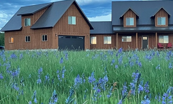 Island Park Cabina | New Teton View Ranch duo family cabin!
