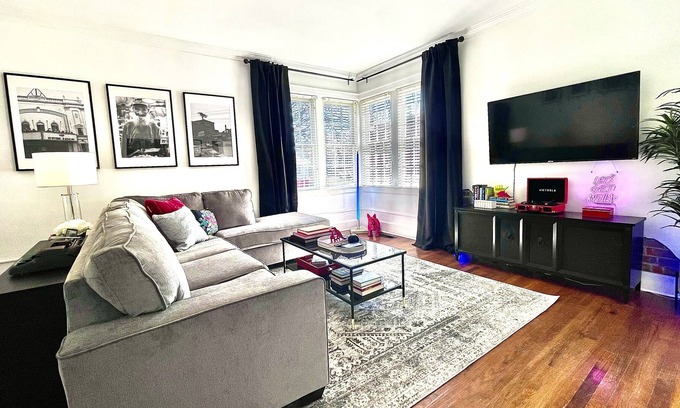 Paducah Condominio | New! The Dim Light- Lower Town Boutique Condos with Outdoor Theater!