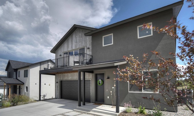 Durango - Purgatory Casa | New! The Grand View | Exec 30+ Near Town, Hospital - Deck, Views, Garage