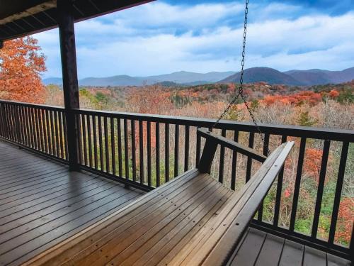 Sautee Nacoochee Casa | New The Hummingbird - MtnViews Hot Tub Game Room