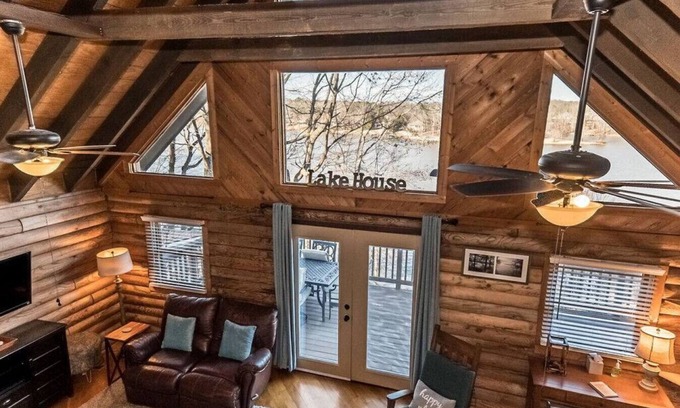 Inman Cabina | New! The Lake House - Cabin with Hot Tub