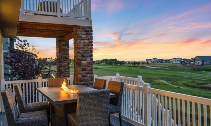 Commerce City Casa | NEW - The Retreat at Buffalo Run - Gym/Theater/Mountain Views/Golf Course
