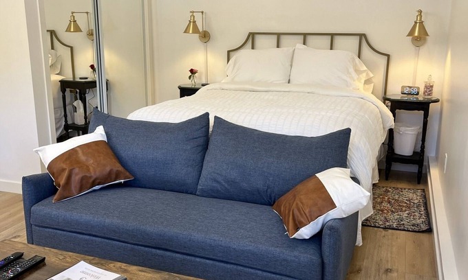 Valencia Apartamento | NEW! The Sycamore Suite! Charming Hidden Gem! NEW!