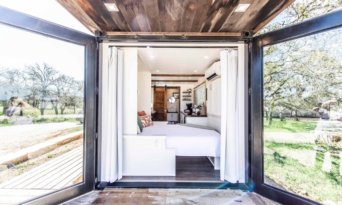 Fredericksburg Casa | New The Texas Retreat-container Home