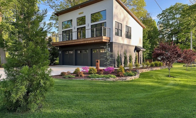 Ferrysburg Casa | New - The Treehouse on Smith's Bayou - Spring Lake, Grand Haven