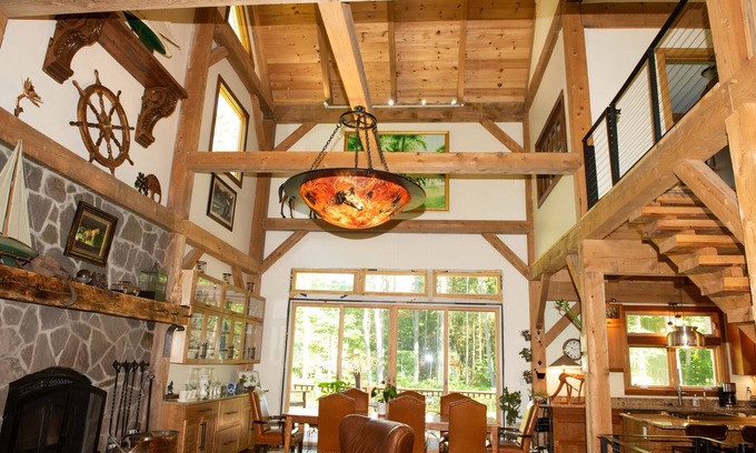Middle Grove Casa | Nueva casa con estructura de madera con plano de planta abierto en 2. 5 acres a solo 6 millas. de Saratoga