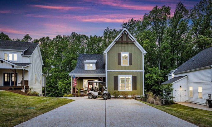 Estill Springs Casa | New Tims Ford Lake House w/ Golf Cart, 4 bedrooms, arcade and games!